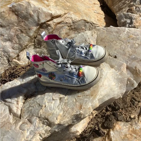 Steve Madden Metallic Silver Sneakers with Floral Design - Picture 7 of 12